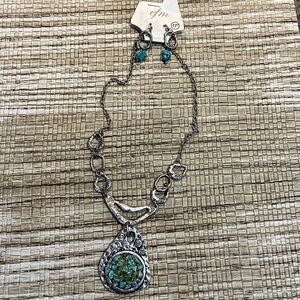 NWT Necklace Earring Set